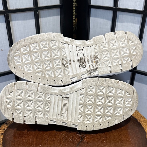 Puma White Platform Sneakers with Black Stripe EUC Size 7 - Picture 8 of 9